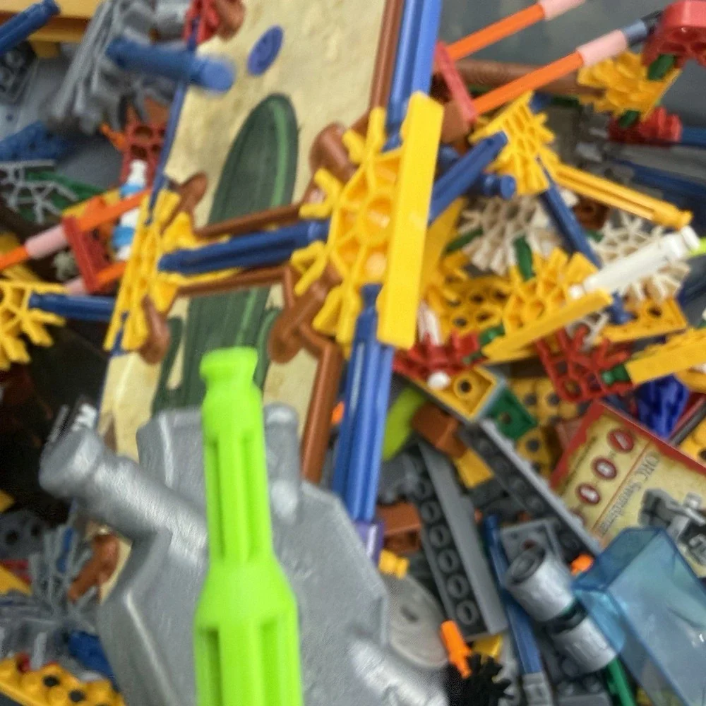 K'NEX KRE-O Building Toy Parts Lot Figures Plants Zombies Dungeons Dragons Mixed